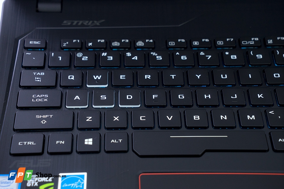 Trên tay và đánh giá nhanh laptop gaming GL553VD-FY175: i5 7300HQ, RAM 8GB, Card GTX 1050, tấm nền chống chóa 72% NTSC với IPS bảo vệ mắt
