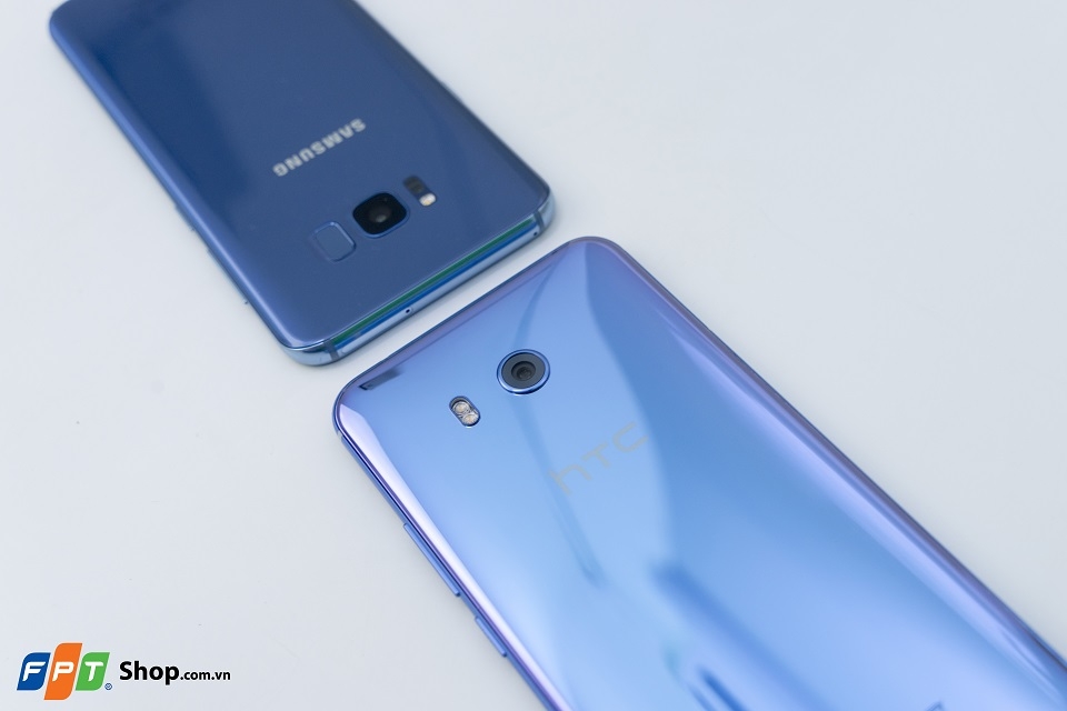 [Góc chiêm ngưỡng] Bộ ảnh HTC U11 Blue sánh vai cùng Galaxy s8+ Blue Coral