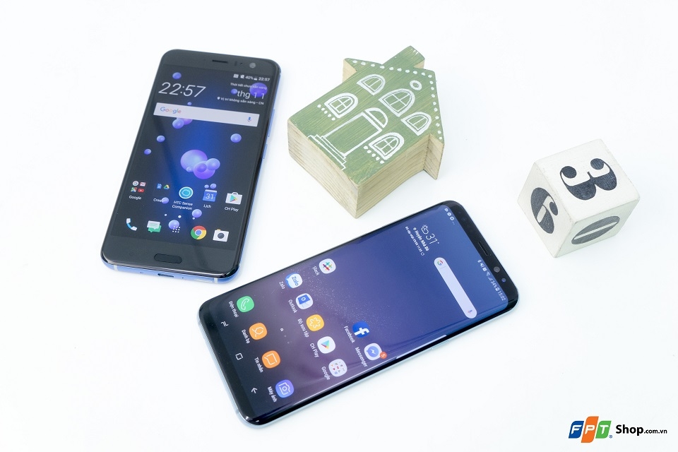 [Góc chiêm ngưỡng] Bộ ảnh HTC U11 Blue sánh vai cùng Galaxy s8+ Blue Coral