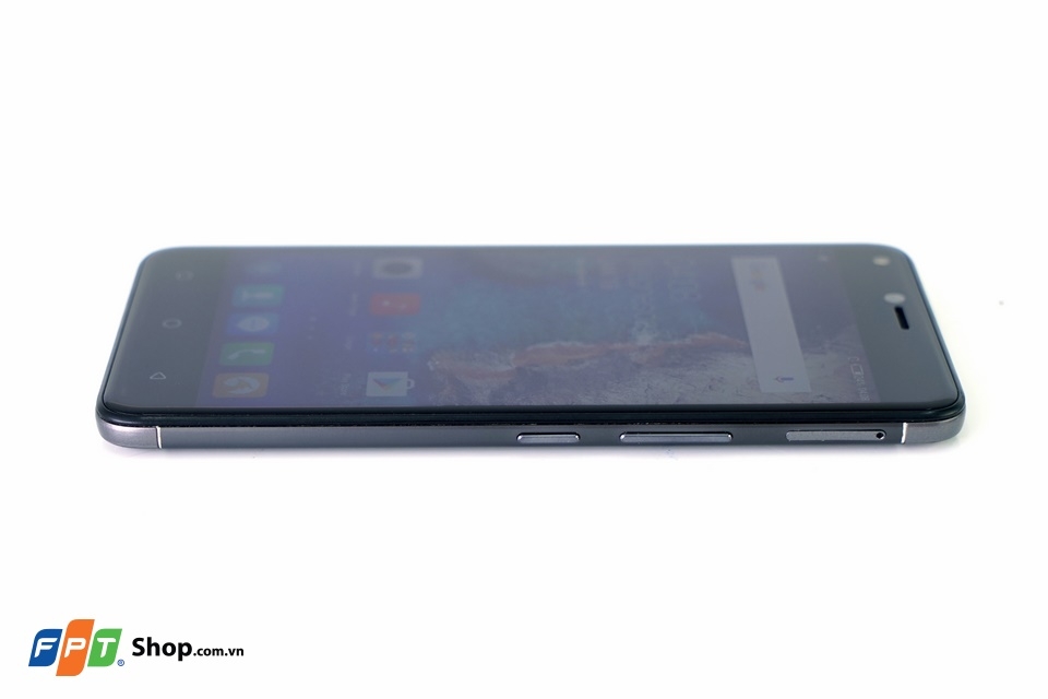 Trên tay Tecno WX4Pro: Giá rẻ, thiết kế đẹp, sang trọng