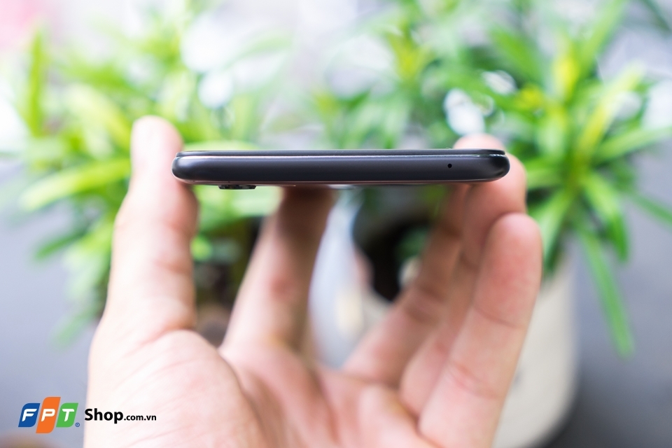 Trên tay nhanh Vivo V7 Plus đẹp hút hồn Trên tay nhanh Vivo V7 Plus đẹp hút hồn