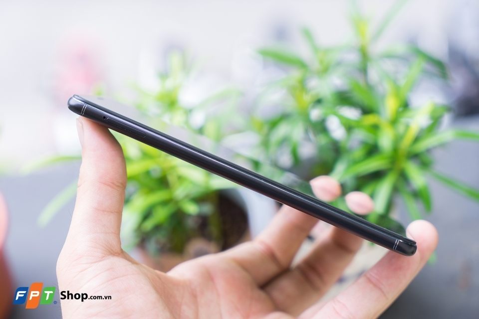 Trên tay nhanh Vivo V7 Plus đẹp hút hồn Trên tay nhanh Vivo V7 Plus đẹp hút hồn