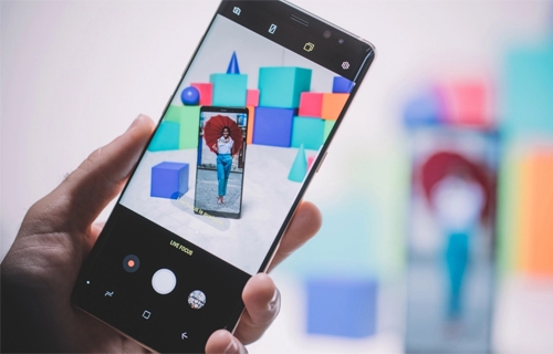 Những smartphone đầu tiên sở hữu camera kép 1