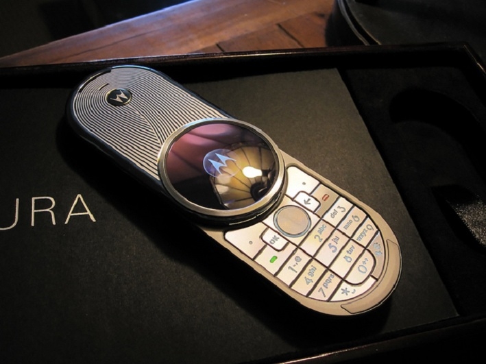 Motorola Aura R1