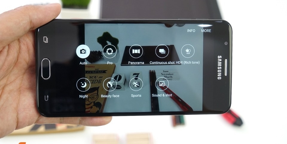 Galaxy J7 Prime màn hình 5.5 inch, camera ngon, thiết kế sang chảnh tiếp tục hạ giá