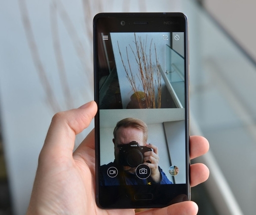 Tính năng auto-focus giúp mang đến những bức ảnh selfie chân thực nhất