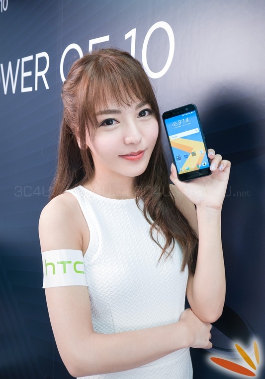 HTC 10 trên tay thiếu nữ cực xinh