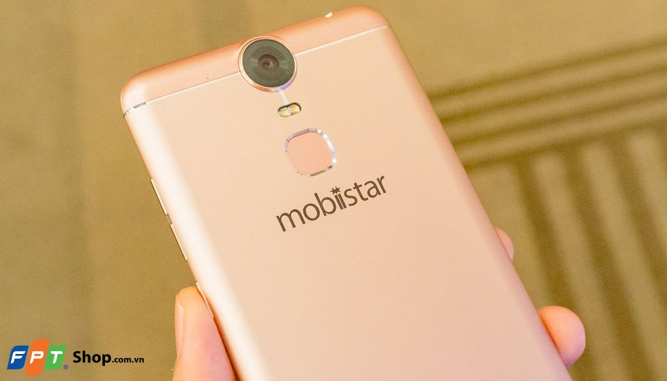 Những smartphone mới ra mắt được trang bị cảm biến vân tay
