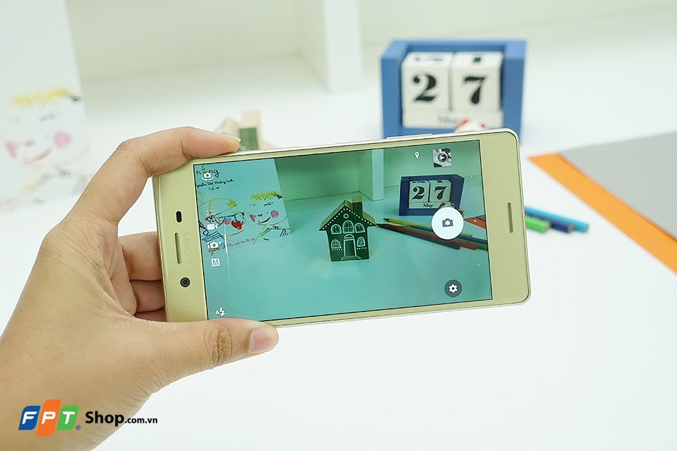 Trên tay Xperia X và XA, đẹp và sang trọng tại Việt Nam