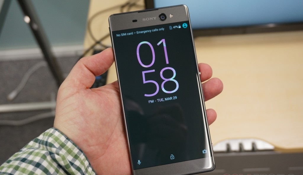 Trên tay Xperia XA Ultra màn hình 6 inch, camera trước 16