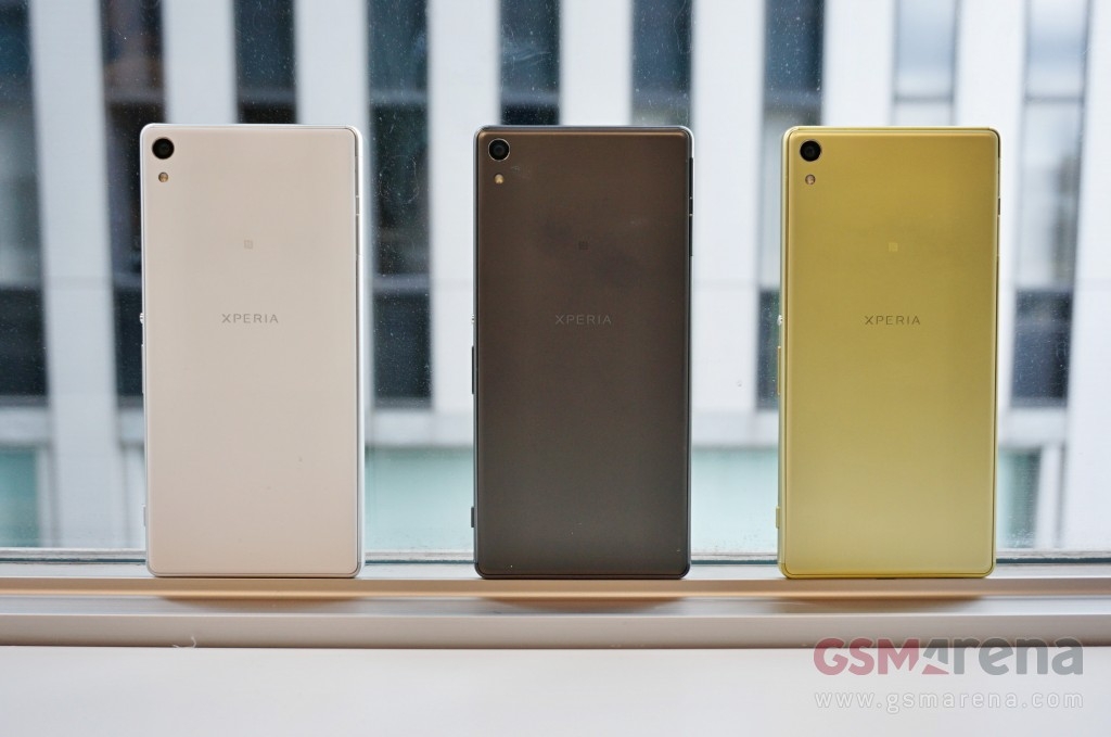Trên tay Xperia XA Ultra màn hình 6 inch, camera trước 16