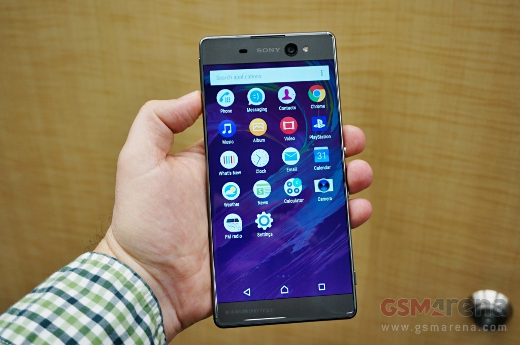 Trên tay Xperia XA Ultra màn hình 6 inch, camera trước 16