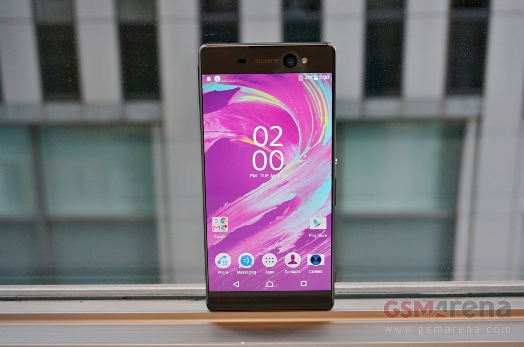 Trên tay Xperia XA Ultra màn hình 6 inch, camera trước 16