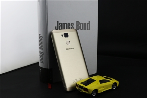 Bavapen James Bond