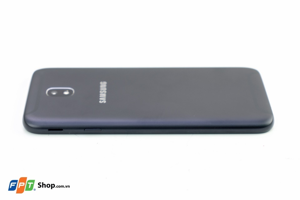 Trên tay Galaxy J7 Pro