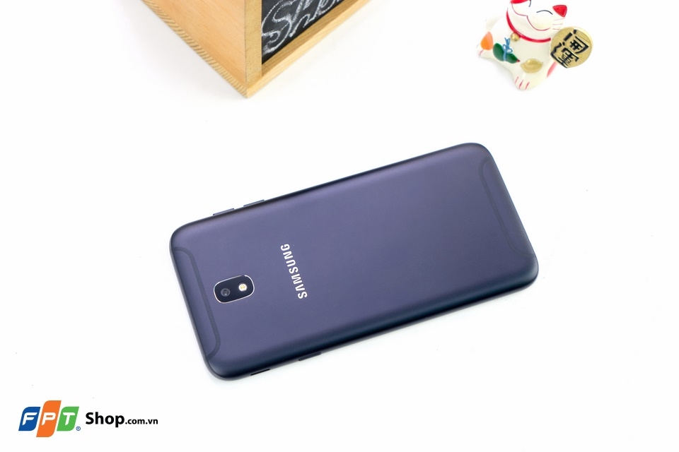 Trên tay Galaxy J7 Pro