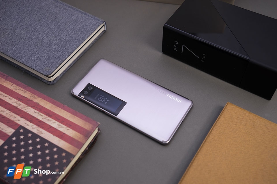 Khui hộp và trên tay Meizu Pro 7 Plus