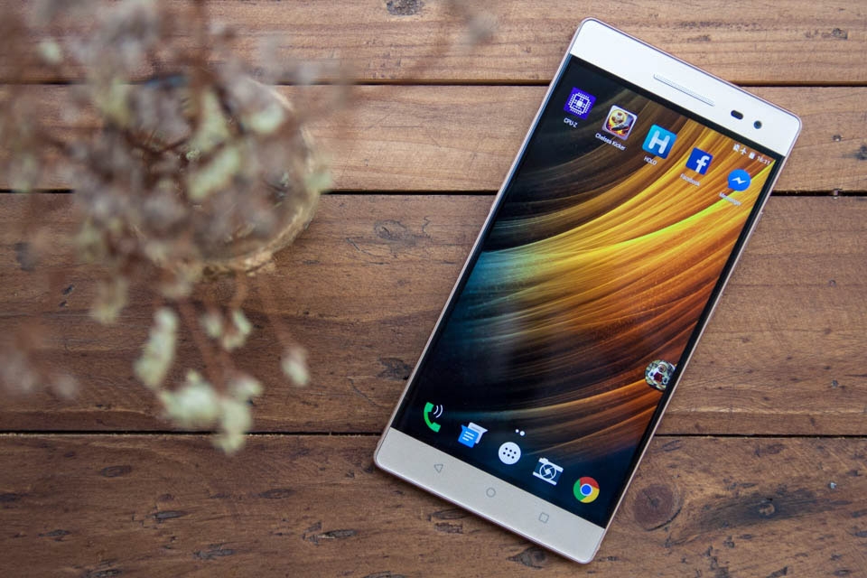 Top 5 smartphone màn hình 2K (ảnh 2)