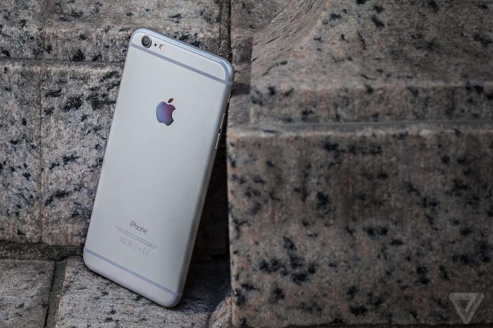 So sánh Galaxy A8+ 2018 và iPhone 6s Plus (ảnh 3)