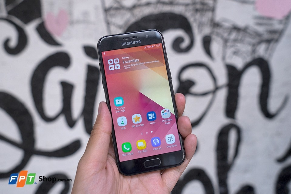 Smartphone cấu hình tốt, selfie đẹp, cảm biến vân tay một chạm (ảnh 2)