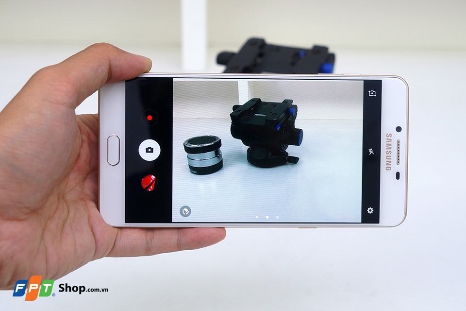 So sánh Galaxy S7 và Galaxy C9 Pro (ảnh 8)