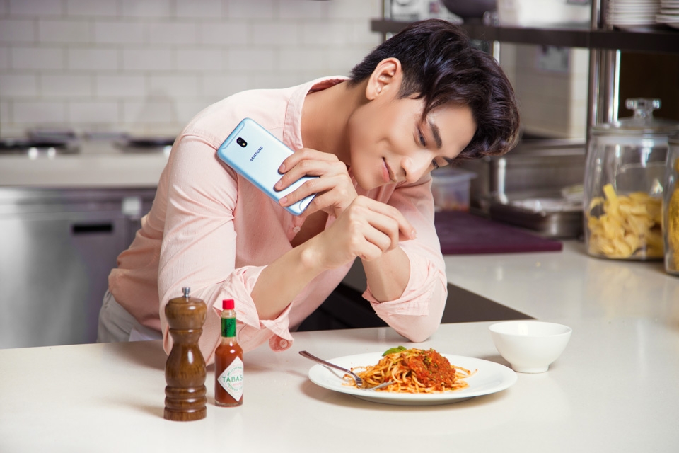 Những điểm nổi bật của smartphone Galaxy J7 Pro (ảnh 1)