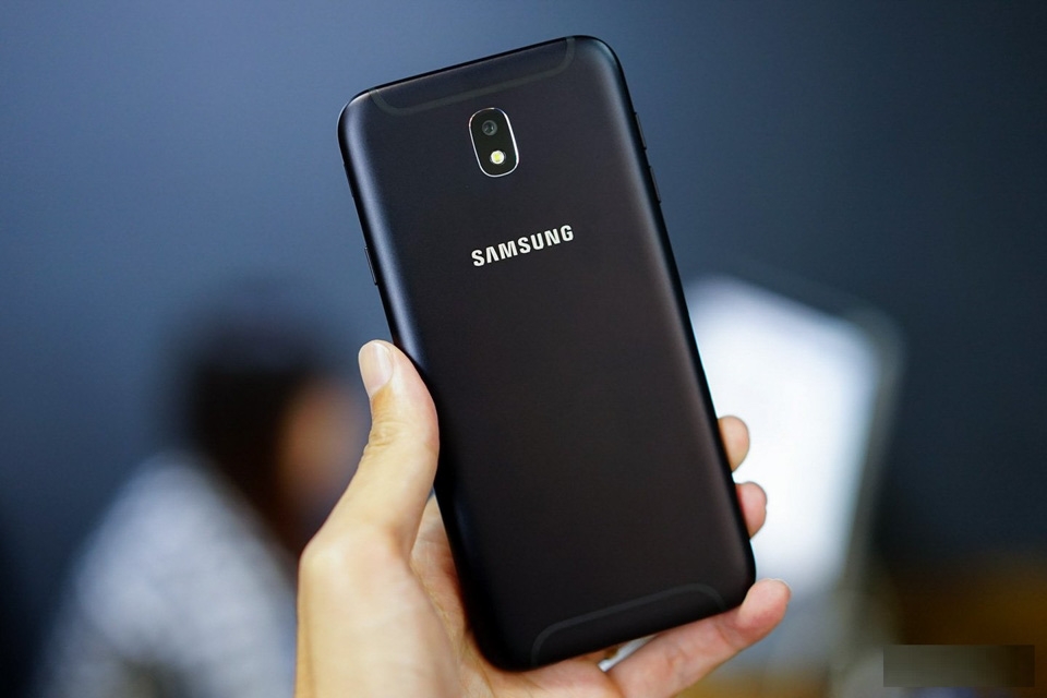 Smartphone Galaxy J7 Pro xuất hiện đầy cuốn hút! (ảnh 2)