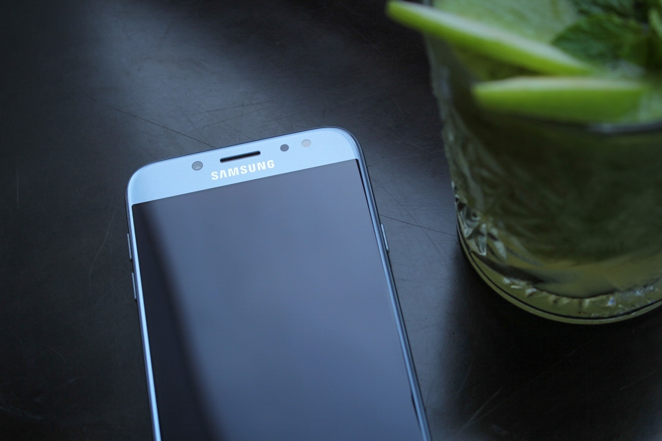 Smartphone Galaxy J7 Pro xuất hiện đầy cuốn hút! (ảnh 3)