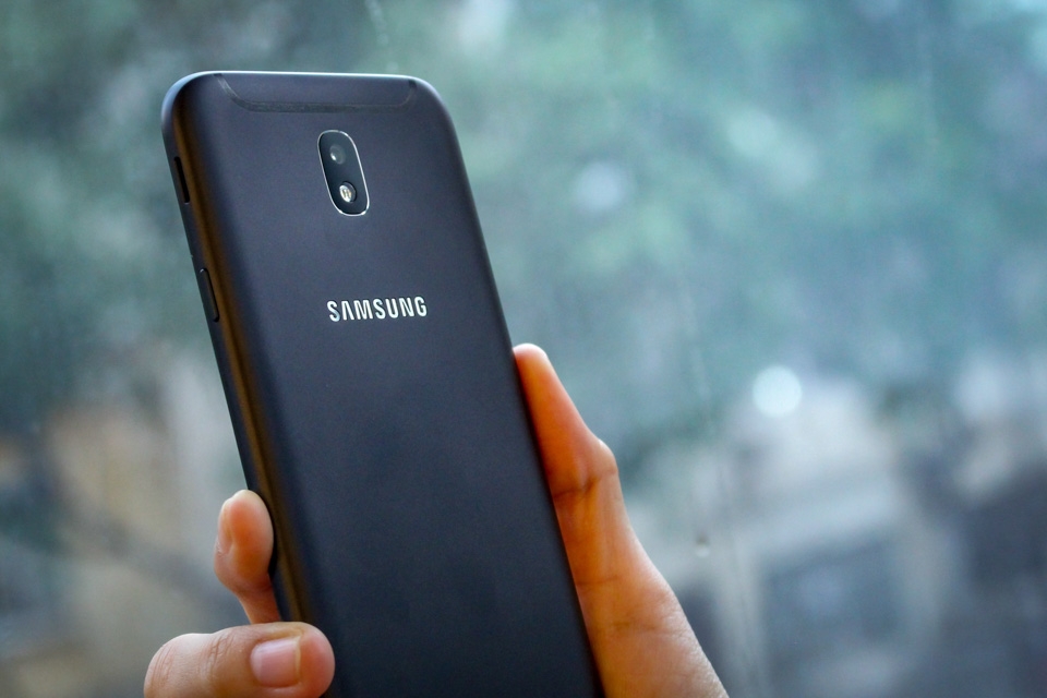 Smartphone Galaxy J7 Pro xuất hiện đầy cuốn hút! (ảnh 8)