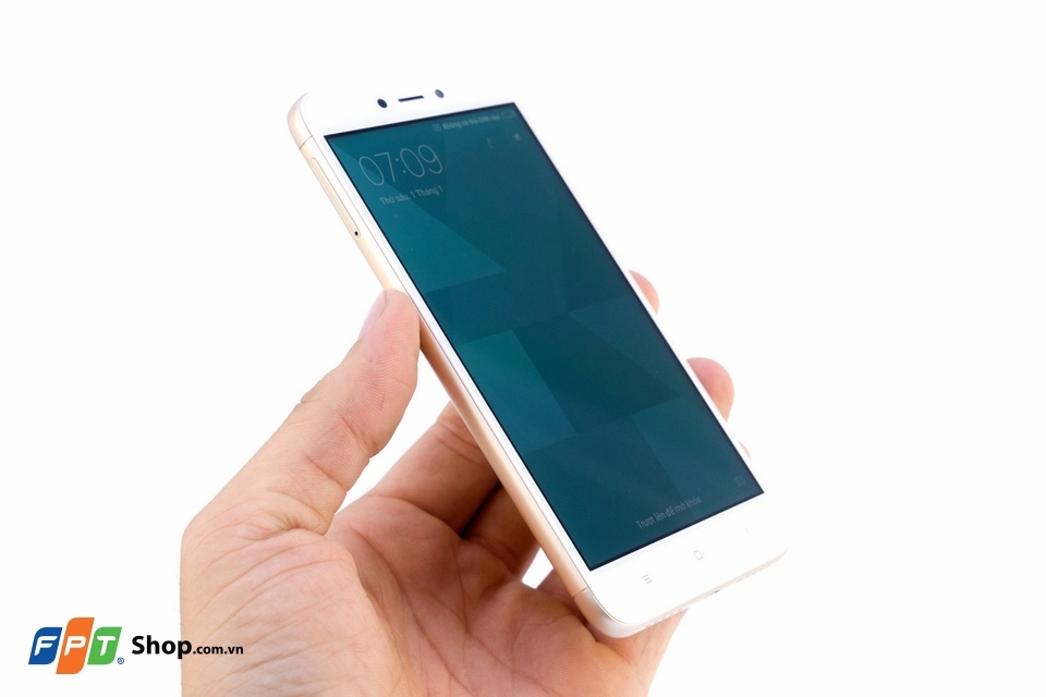 Trên tay smartphone Xiaomi Redmi 4X (ảnh 2)