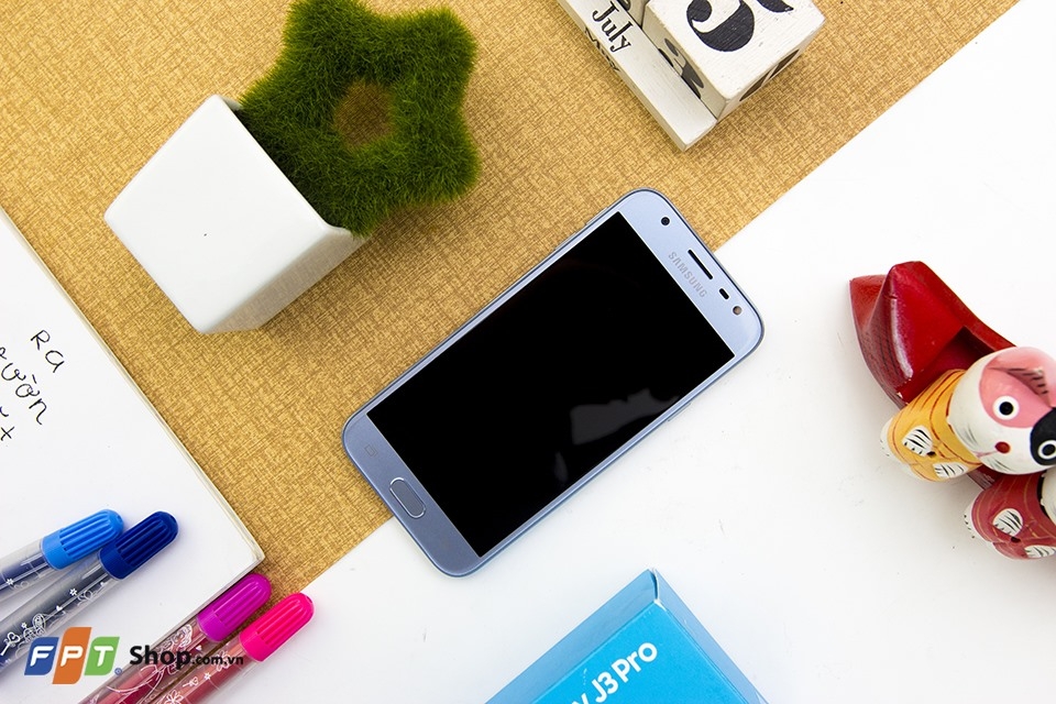 Samsung Galaxy J3 Pro (ảnh 1)