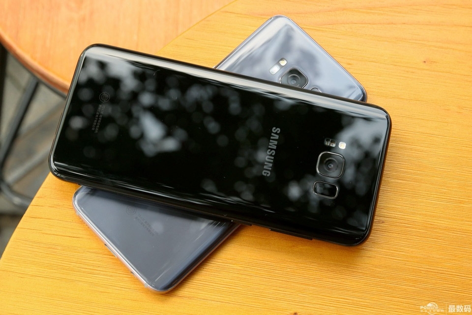 Galaxy S8 Plus Inter Milan Special Edition (ảnh 2)