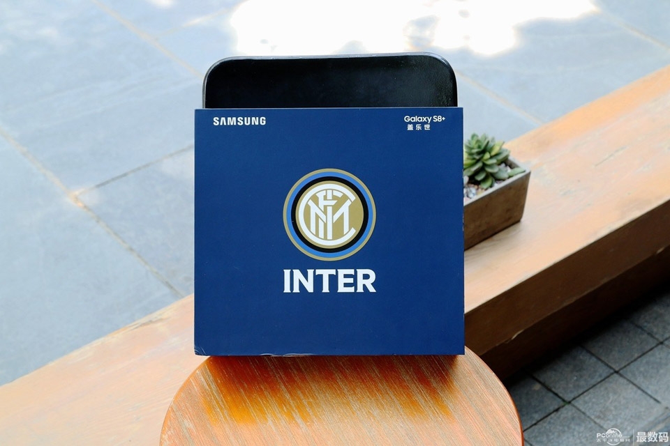 Galaxy S8 Plus Inter Milan Special Edition (ảnh 4)