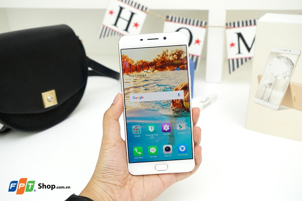 Smartphone giảm giá mạnh chỉ còn 5 - 6 triệu đồng (ảnh 1)
