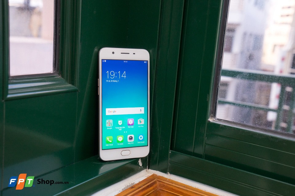 Smartphone giảm giá mạnh chỉ còn 5 - 6 triệu đồng (ảnh 3)