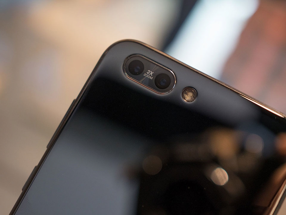 Asus Zenfone 4 Pro (ảnh 3) Asus Zenfone 4 Pro (ảnh 3)