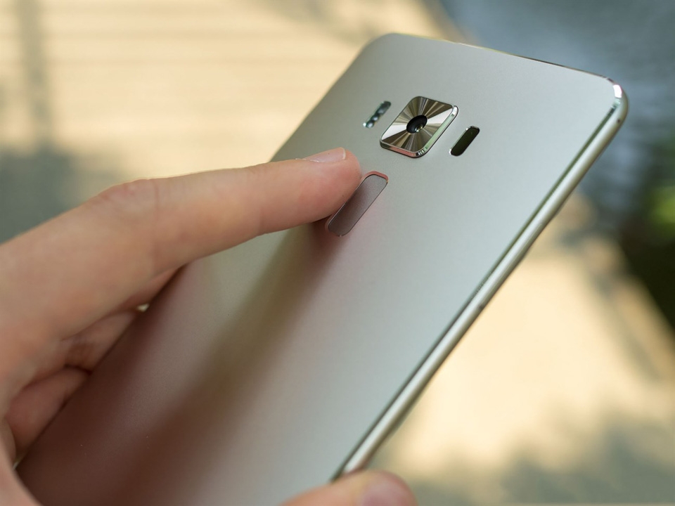 Asus Zenfone 4 Pro (ảnh 7) Asus Zenfone 4 Pro (ảnh 7)