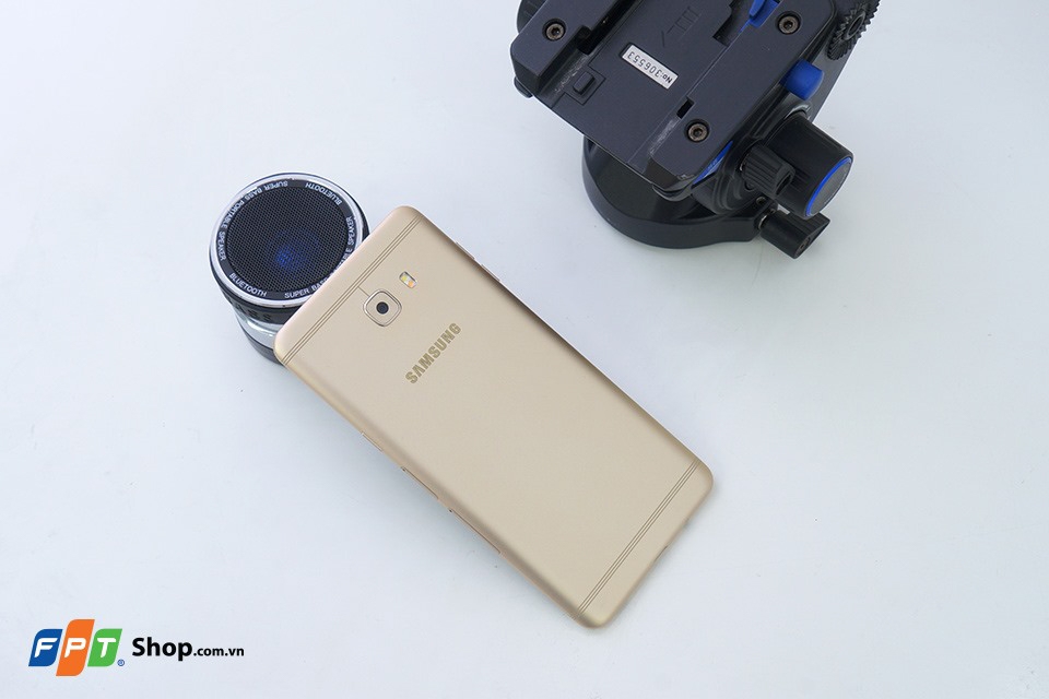 So sánh Galaxy C9 Pro và iPhone 6 Plus (ảnh 3)