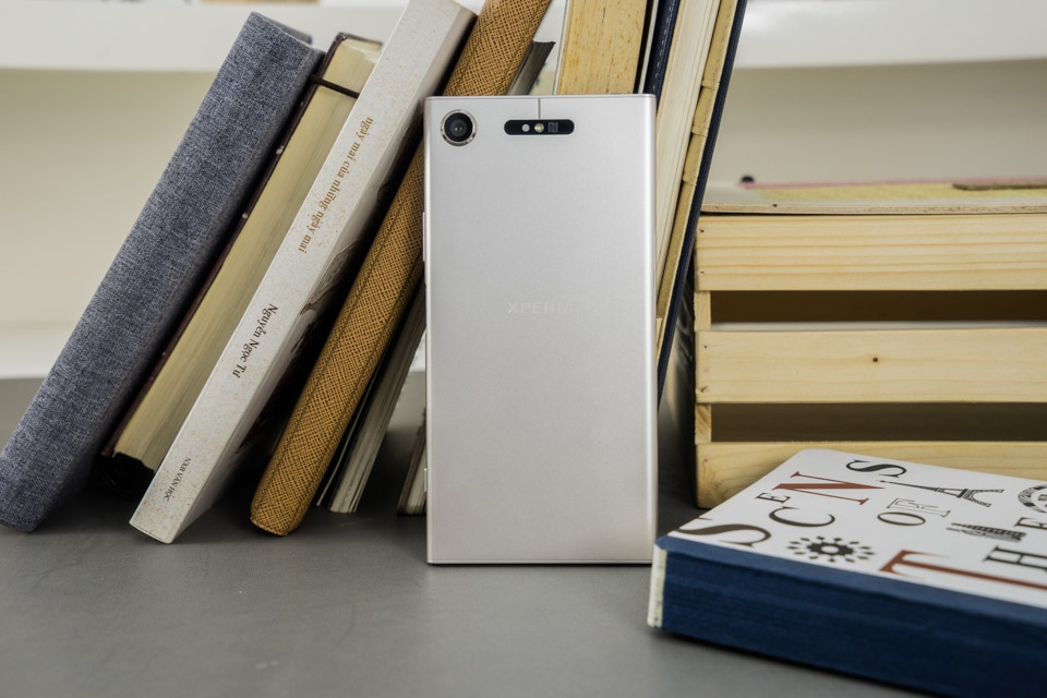 Trên tay Sony Xperia XZ1 (ảnh 2) Trên tay Sony Xperia XZ1 (ảnh 2)