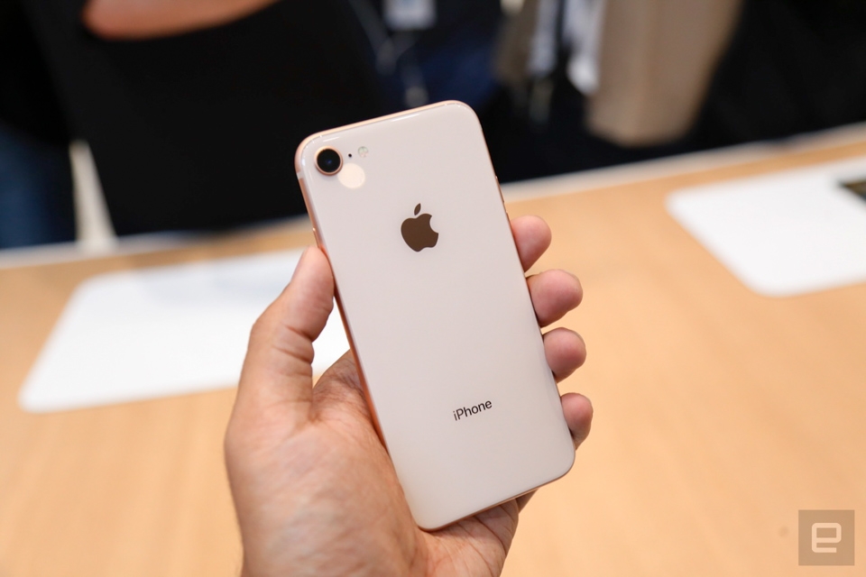 Trên tay iPhone 8 Plus và iPhone 8 (ảnh 9)