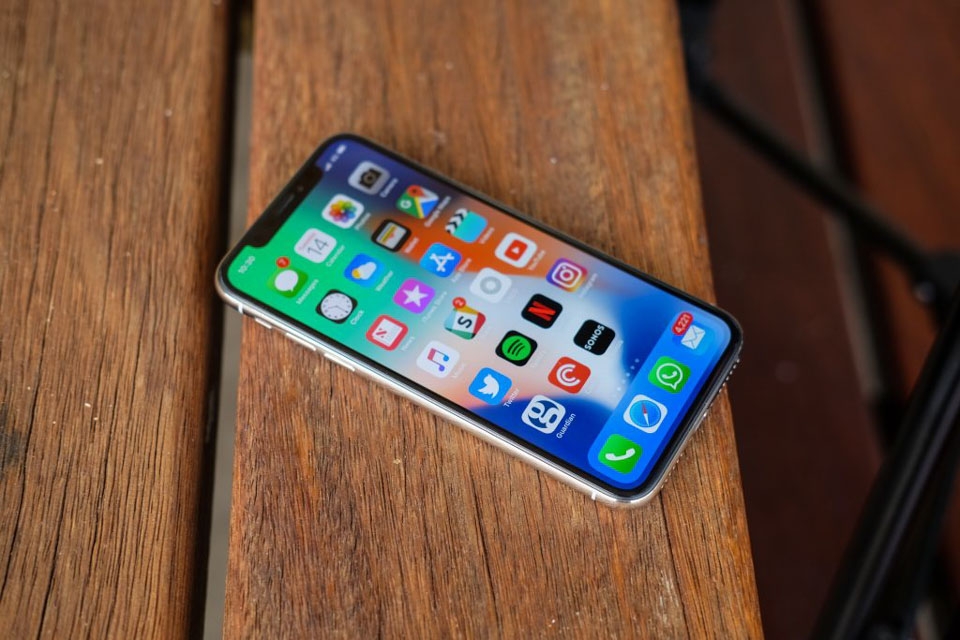 Những smartphone viền mỏng ấn tượng nhất hiện nay (ảnh 3)