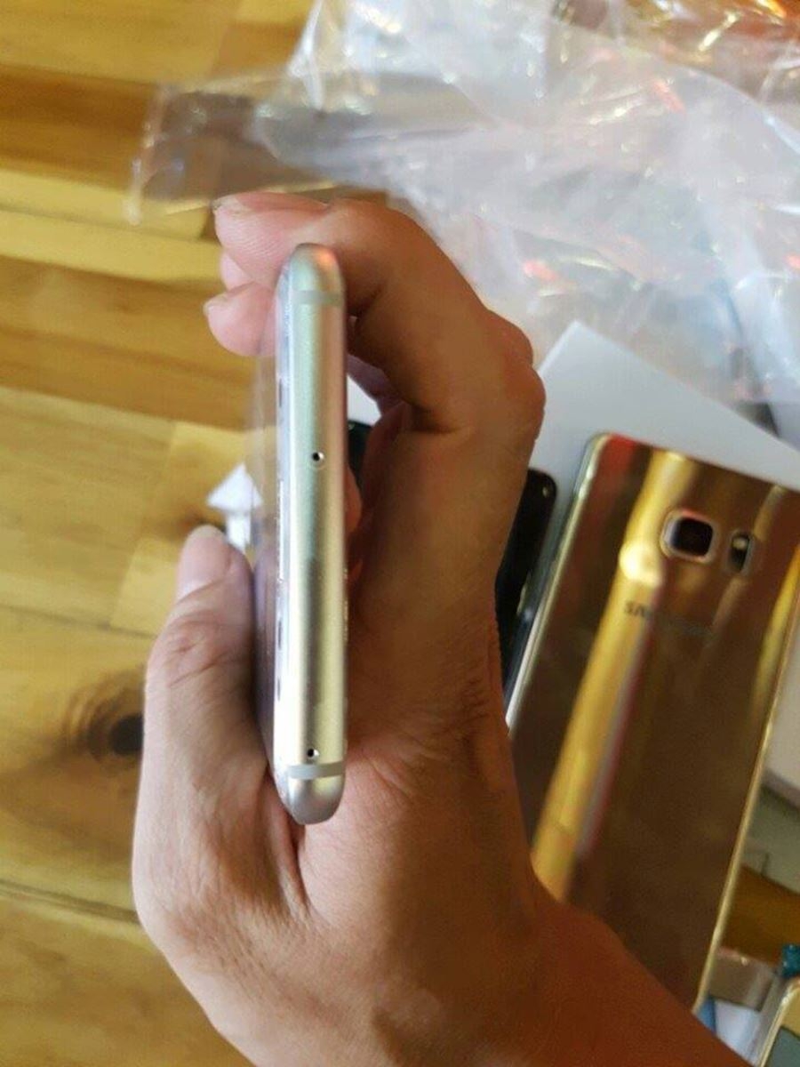 Trên tay Samsung Galaxy Note 7 đầu tiên trên thế giới tại Việt Nam