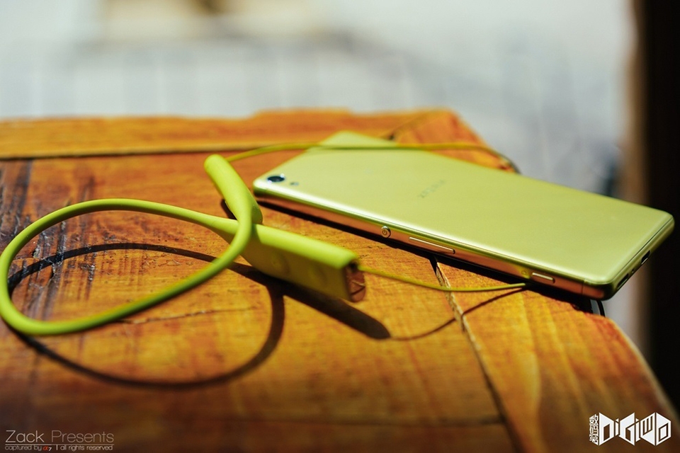 Ngắm Sony Xperia XA màu vàng chanh đẹp đến ngỡ ngàng