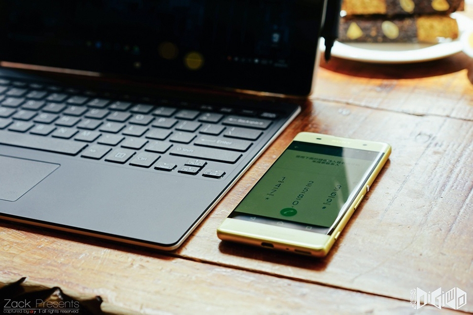 Ngắm Sony Xperia XA màu vàng chanh đẹp đến ngỡ ngàng