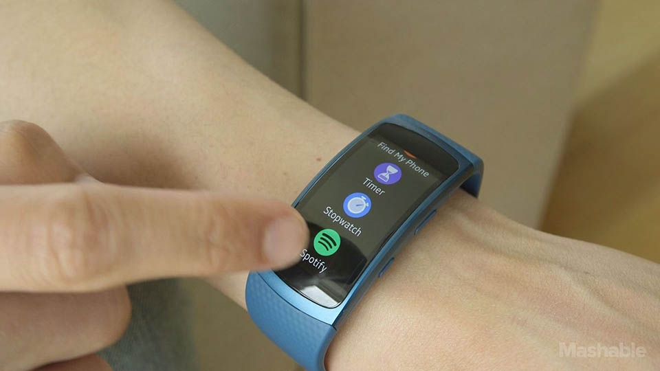 Cận cảnh Gear Fit 2 vừa mới được Samsung ra mắt