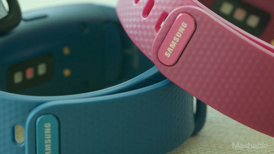 Cận cảnh Gear Fit 2 vừa mới được Samsung ra mắt