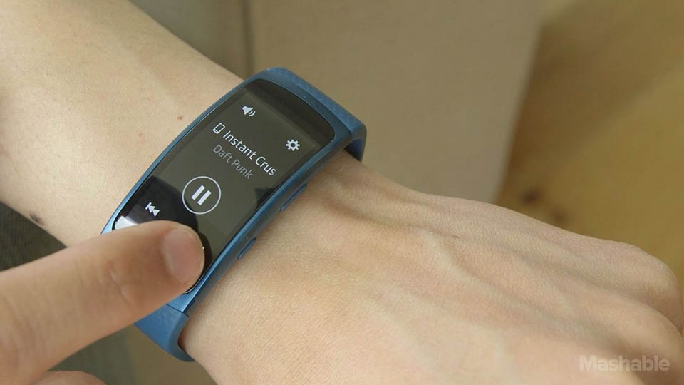 Cận cảnh Gear Fit 2 vừa mới được Samsung ra mắt