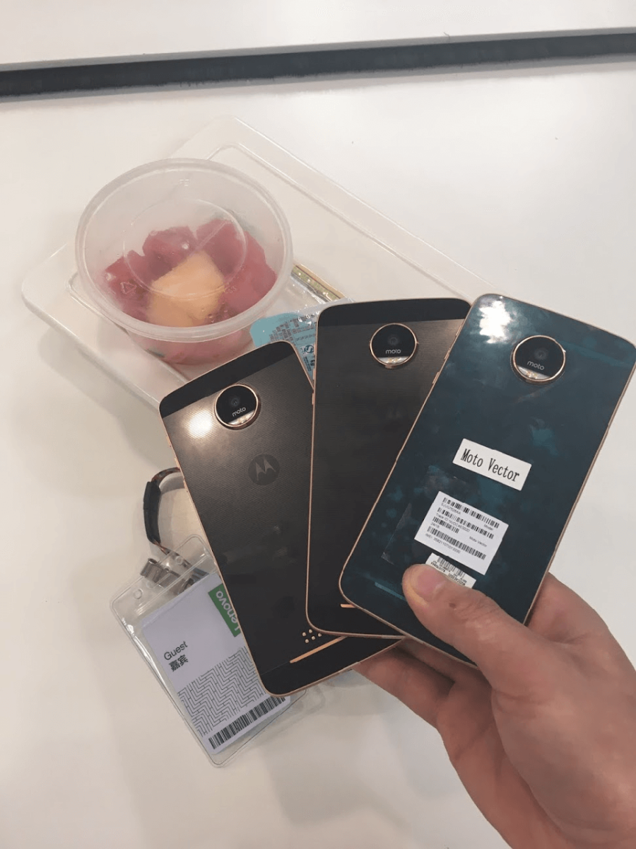 Những hình ảnh thực tế đầu tiên của Lenovo Moto Z Play