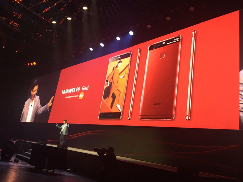 Huawei P9 có thêm 2 sự lựa chọn màu sắc tuyệt đẹp là đỏ và xanh dương Huawei P9 có thêm 2 sự lựa chọn màu sắc tuyệt đẹp là đỏ và xanh dương