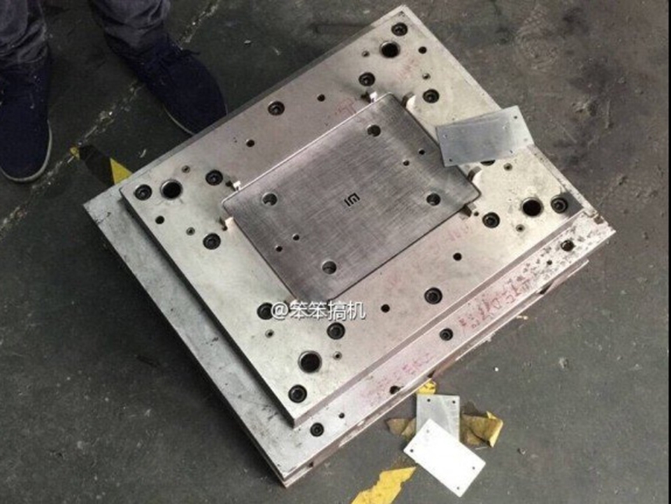 Lộ ảnh thật về thân máy của Xiaomi Notebook bằng kim loại giống Macbook Pro, 2 phiên bản và chạy 2 hệ điều hành